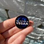"The future is vegan"- wooden pin badge - Image 2
