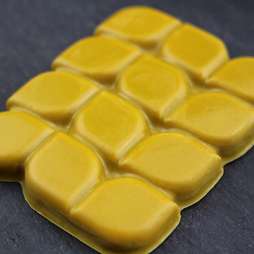 7704cf_312a7c8952db427eb91cf435b9dbddb1~mv2 Themptation Raw Organic CBD "Cornwall Gold" Chocolate 35g Bar - Image 1