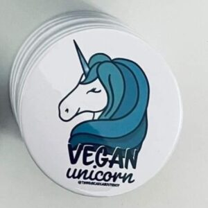 Vegan Unicorn Magnet - Text with an image of a unicorn with a blue mane